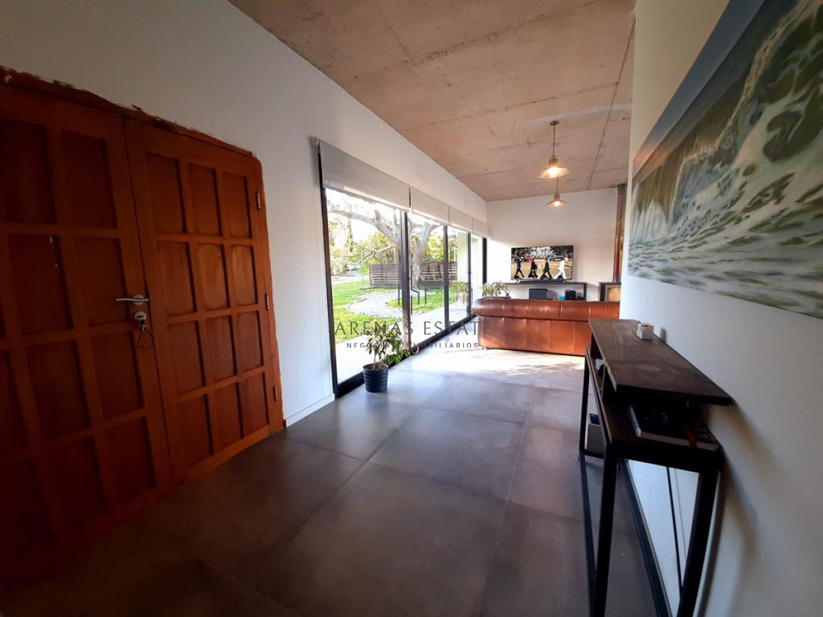 Casa ID.2850 - PUNTA DEL ESTE BEVERLY HILLS CASA MODERNA 3 DORMITORIOS PISCINA AMPLIO TERRENO
