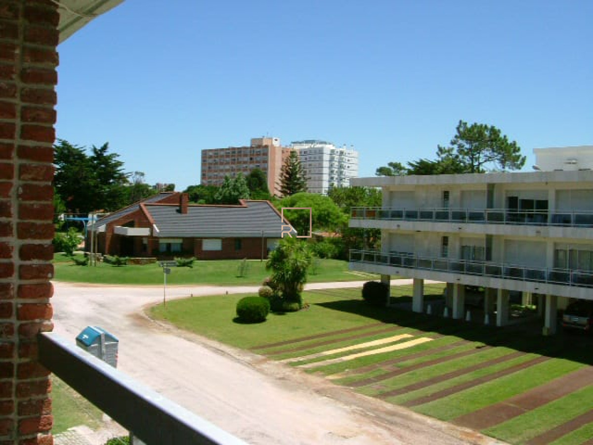 Apartamento ID.282 - PUNTA DEL ESTE AIDY GRILL APTO 2 DORMITORIOS 2 BAÑOS GARAGE