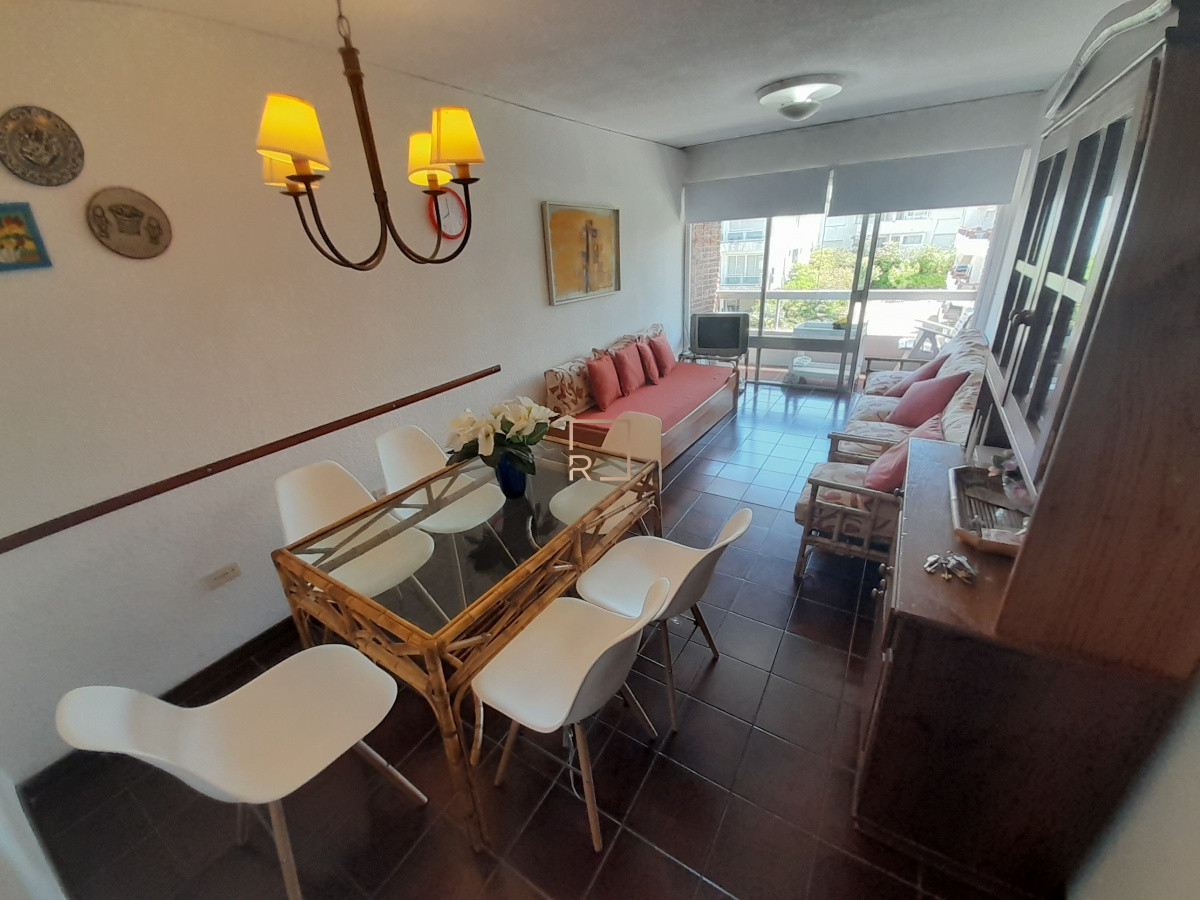 Apartamento ID.282 - PUNTA DEL ESTE AIDY GRILL APTO 2 DORMITORIOS 2 BAÑOS GARAGE