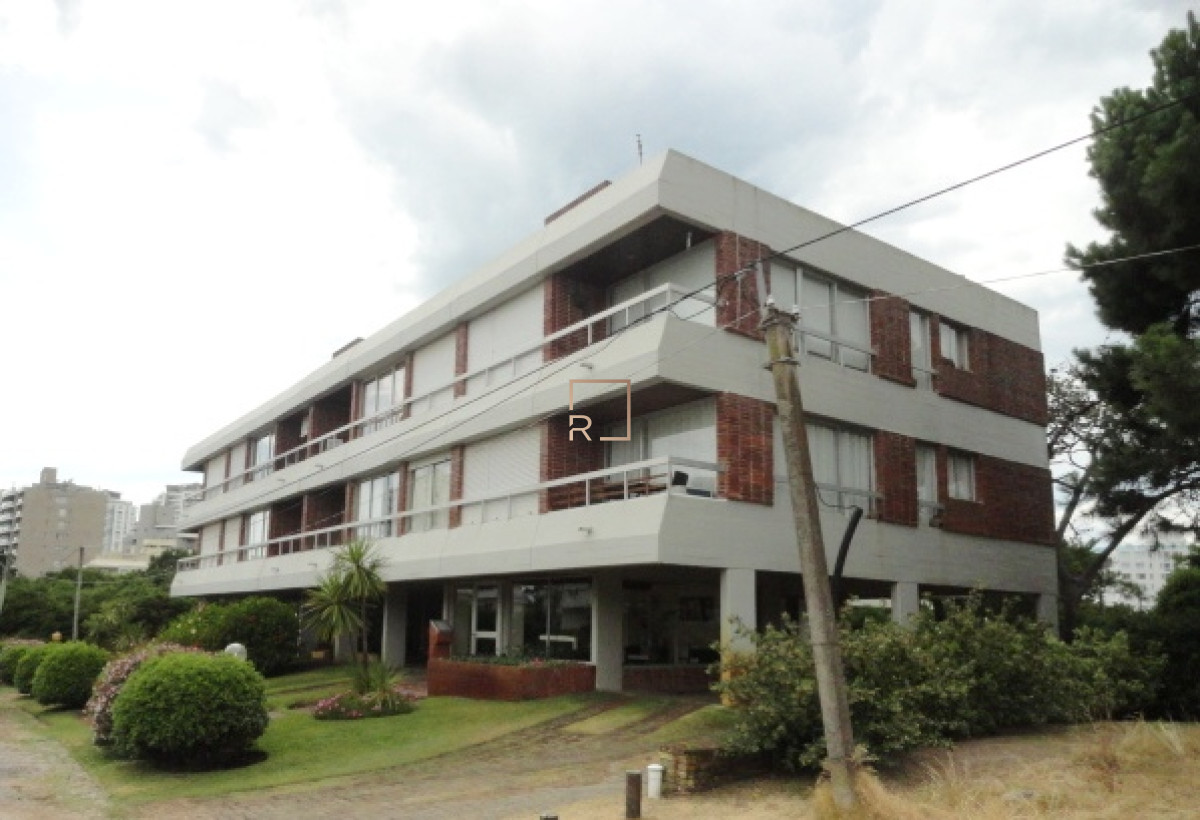 Apartamento ID.282 - PUNTA DEL ESTE AIDY GRILL APTO 2 DORMITORIOS 2 BAÑOS GARAGE