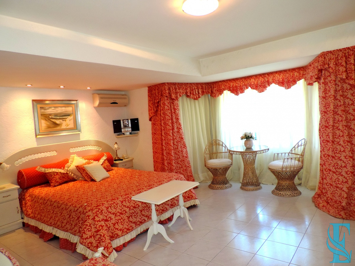 Casa ID.74 - PUNTA DEL ESTE LUGANO EXCEPCIONAL PROPIEDAD EN VENTA Y ALQUILER
