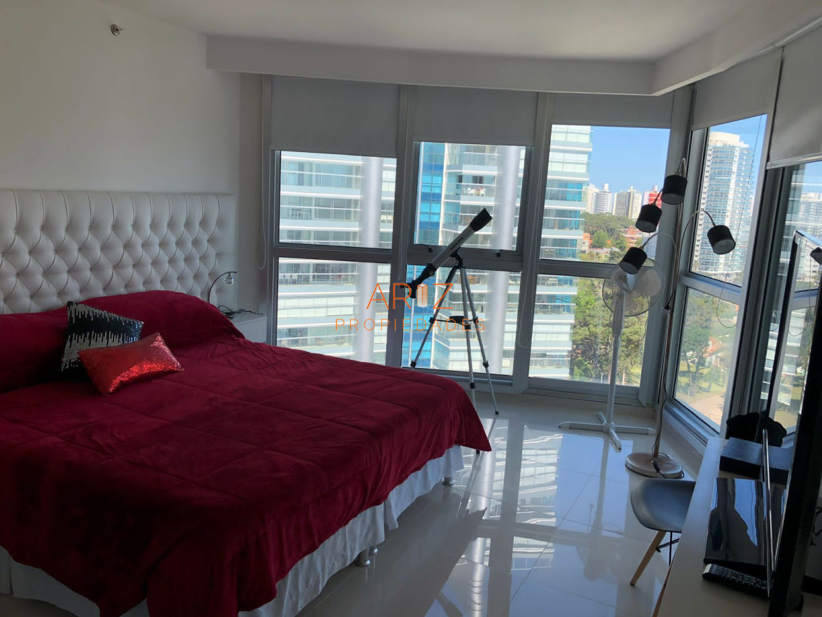 Apartamento ID.1455 - ALQUILER ANUAL PUNTA DEL ESTE MANSA 3 DORMITORIOS Y DEPENDENCIA EXCELENTE VISTA AL MAR!!! 