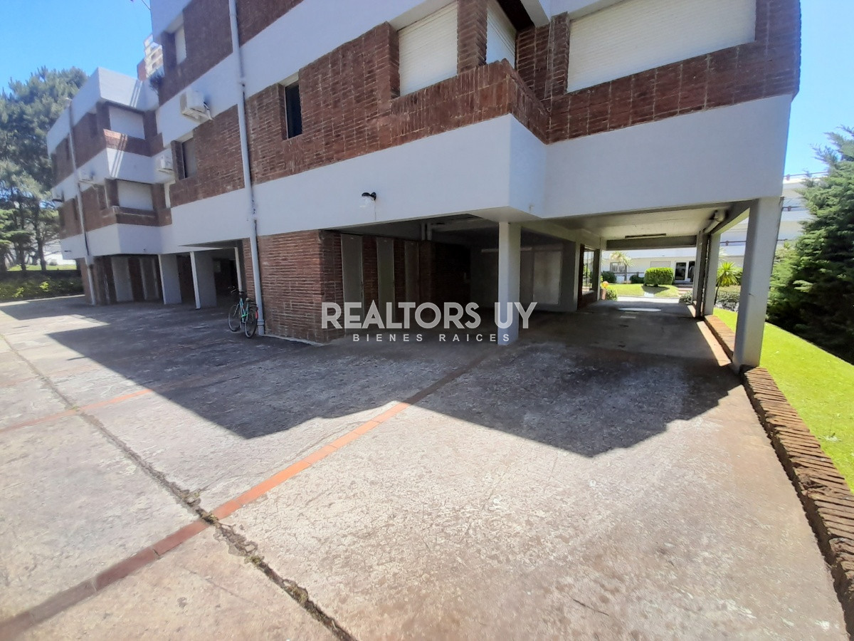 Apartamento ID.289 - PUNTA DEL ESTE AIDY GRILL APTO 2 DORMITORIOS 2 BAÑOS GARAGE