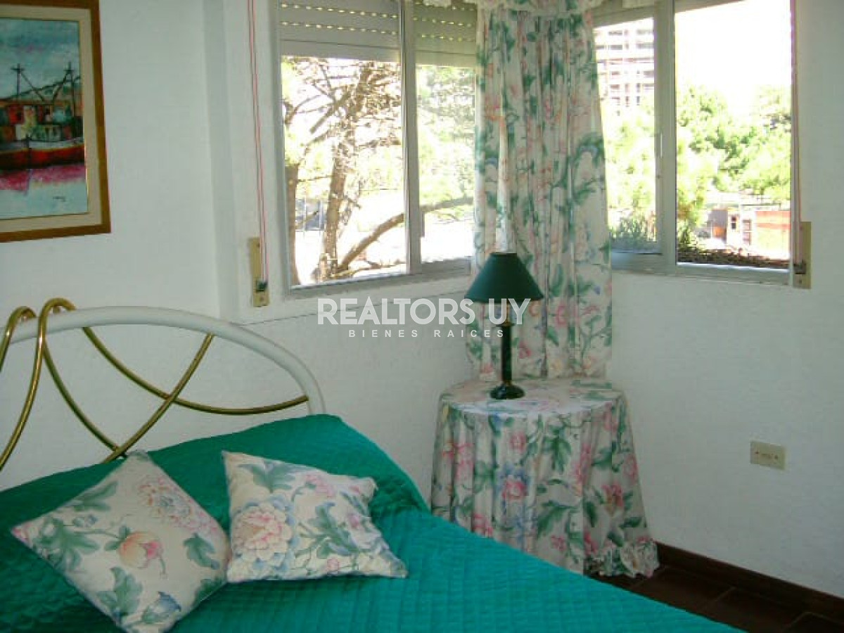 Apartamento ID.289 - PUNTA DEL ESTE AIDY GRILL APTO 2 DORMITORIOS 2 BAÑOS GARAGE
