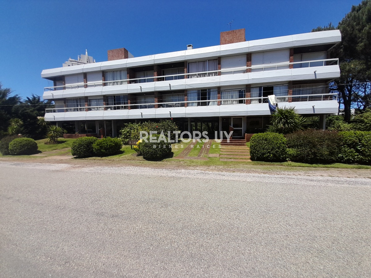 Apartamento ID.289 - PUNTA DEL ESTE AIDY GRILL APTO 2 DORMITORIOS 2 BAÑOS GARAGE