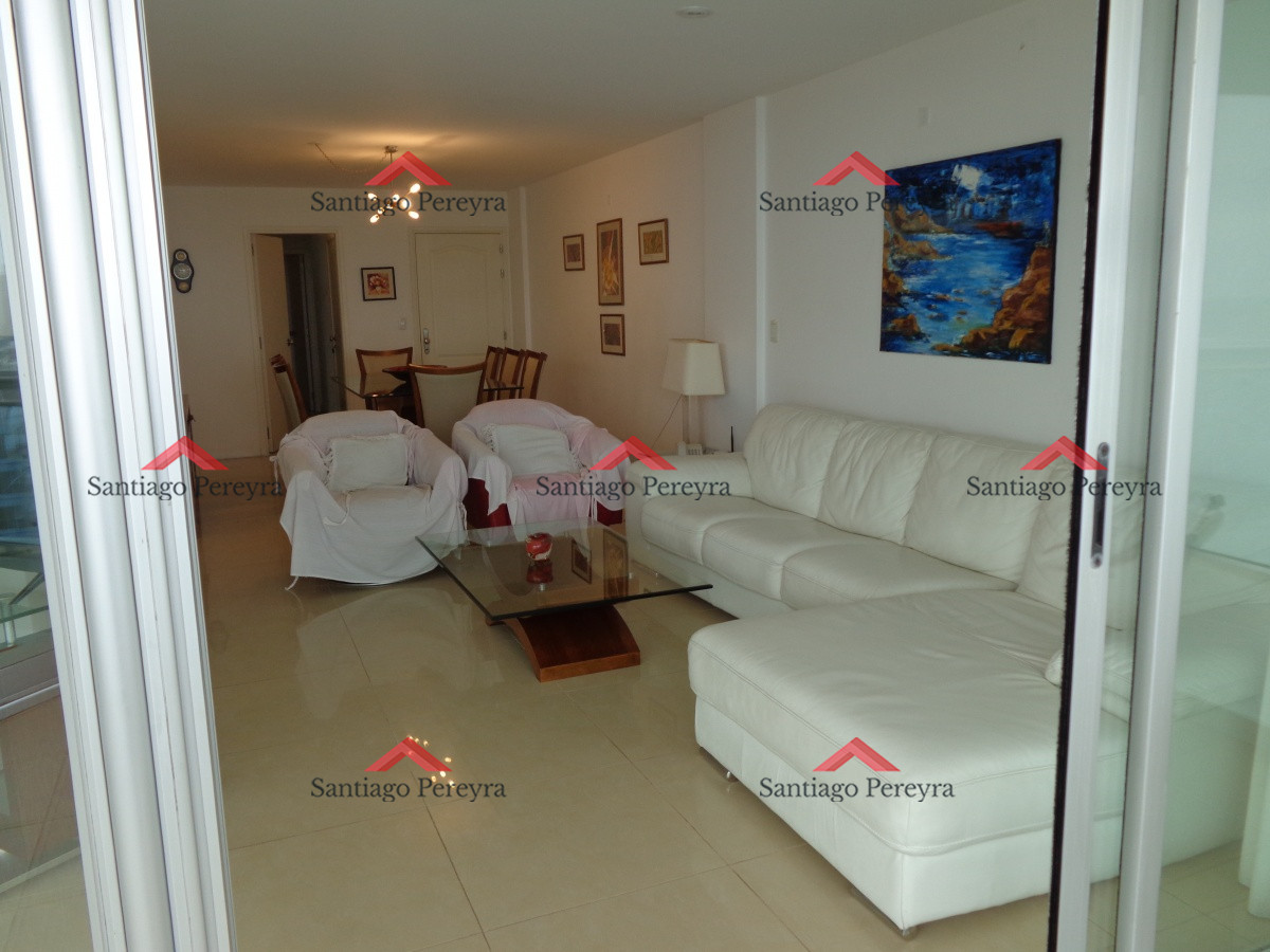 Apartamento ID.14818 - PUNTA DEL ESTE BRAVA 3 DORMITORIOS Y DEPENDENCIA 
