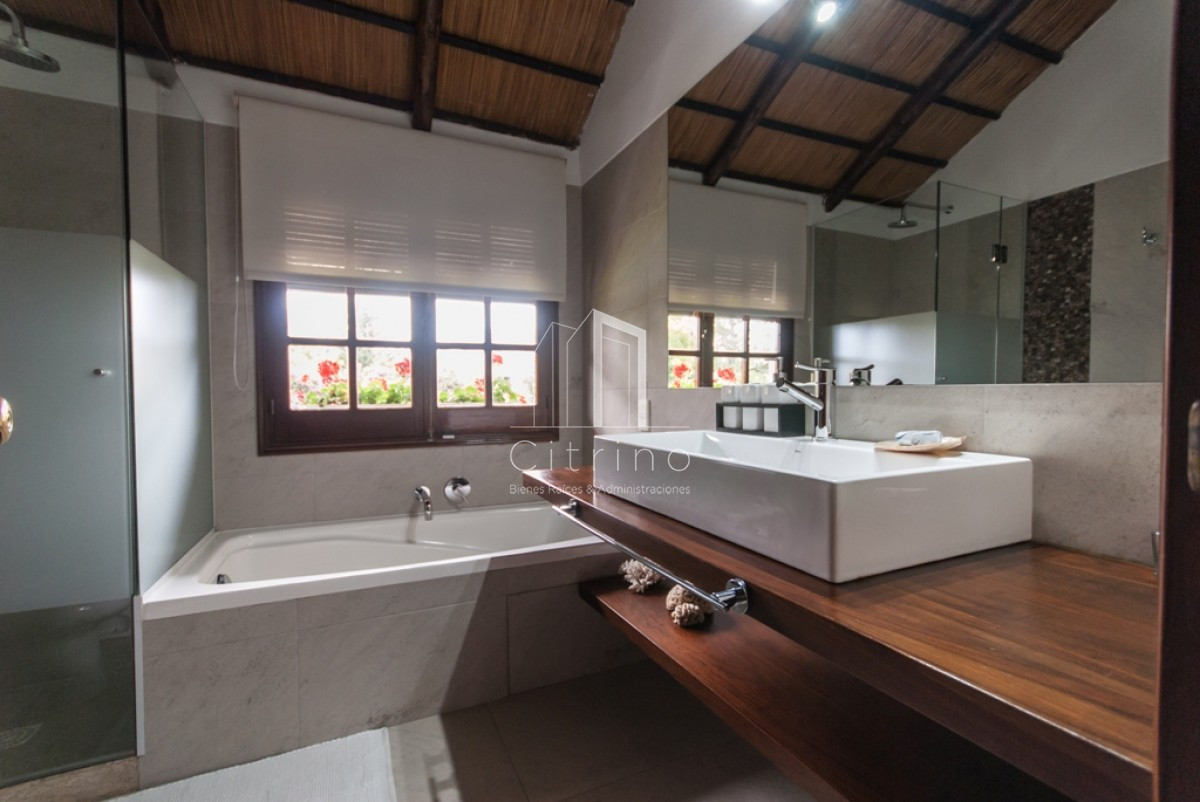 Casa ID.1217 - PINARES EXCELENTE PROPIEDAD VENTA Y ALQUILER DE TEMPORADA