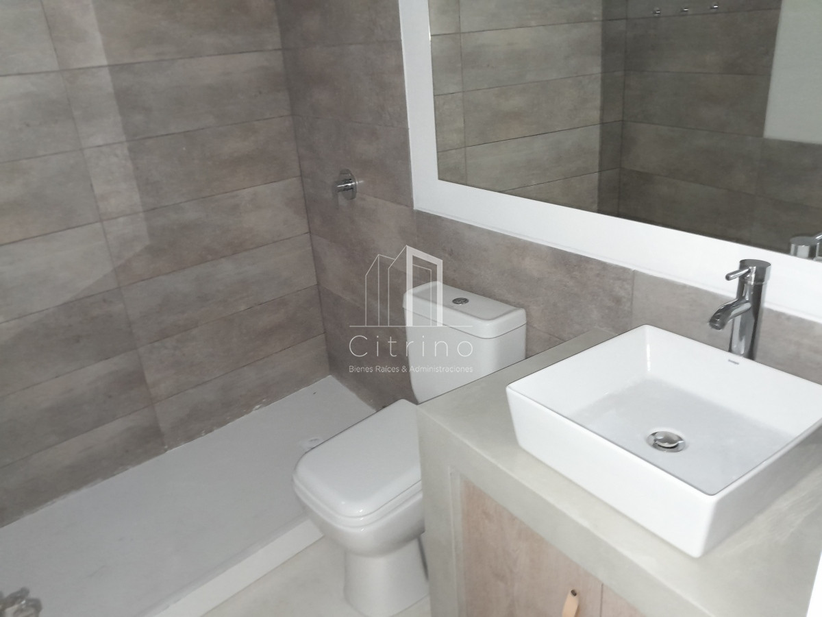 Casa ID.1215 - PUNTA DEL ESTE PINARES MODERNA CASA A ESTRENAR DE 3 DORMITORIOS PARRILLERO PISCINA