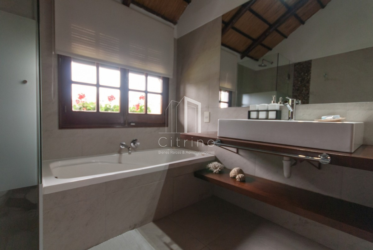 Casa ID.1217 - PINARES EXCELENTE PROPIEDAD VENTA Y ALQUILER DE TEMPORADA