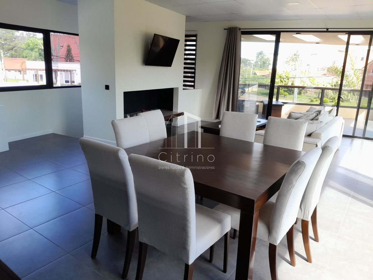 Casa ID.1215 - PUNTA DEL ESTE PINARES MODERNA CASA A ESTRENAR DE 3 DORMITORIOS PARRILLERO PISCINA