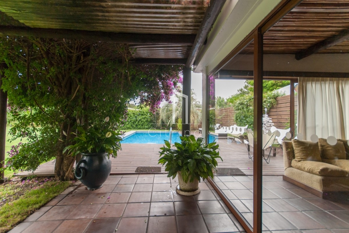Casa ID.1217 - PINARES EXCELENTE PROPIEDAD VENTA Y ALQUILER DE TEMPORADA