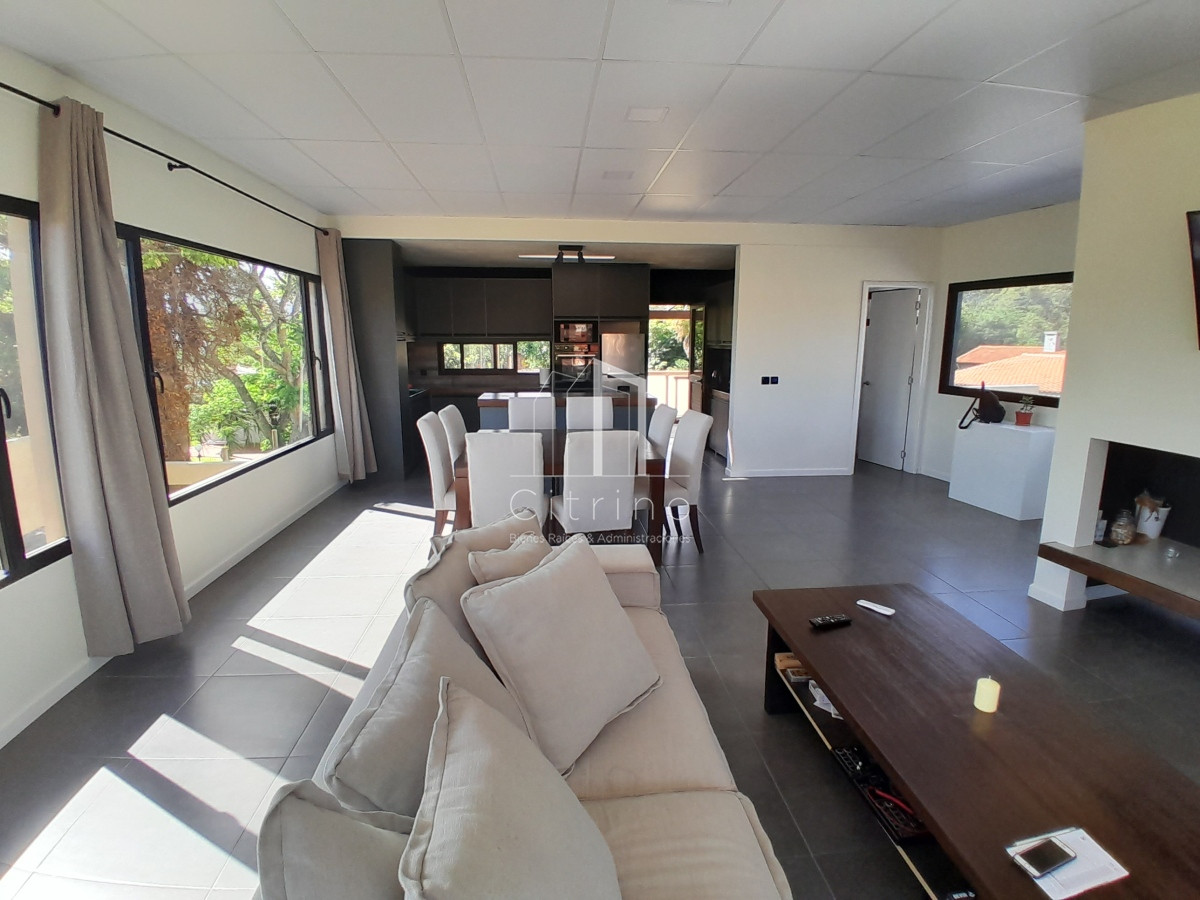 Casa ID.1215 - PUNTA DEL ESTE PINARES MODERNA CASA A ESTRENAR DE 3 DORMITORIOS PARRILLERO PISCINA