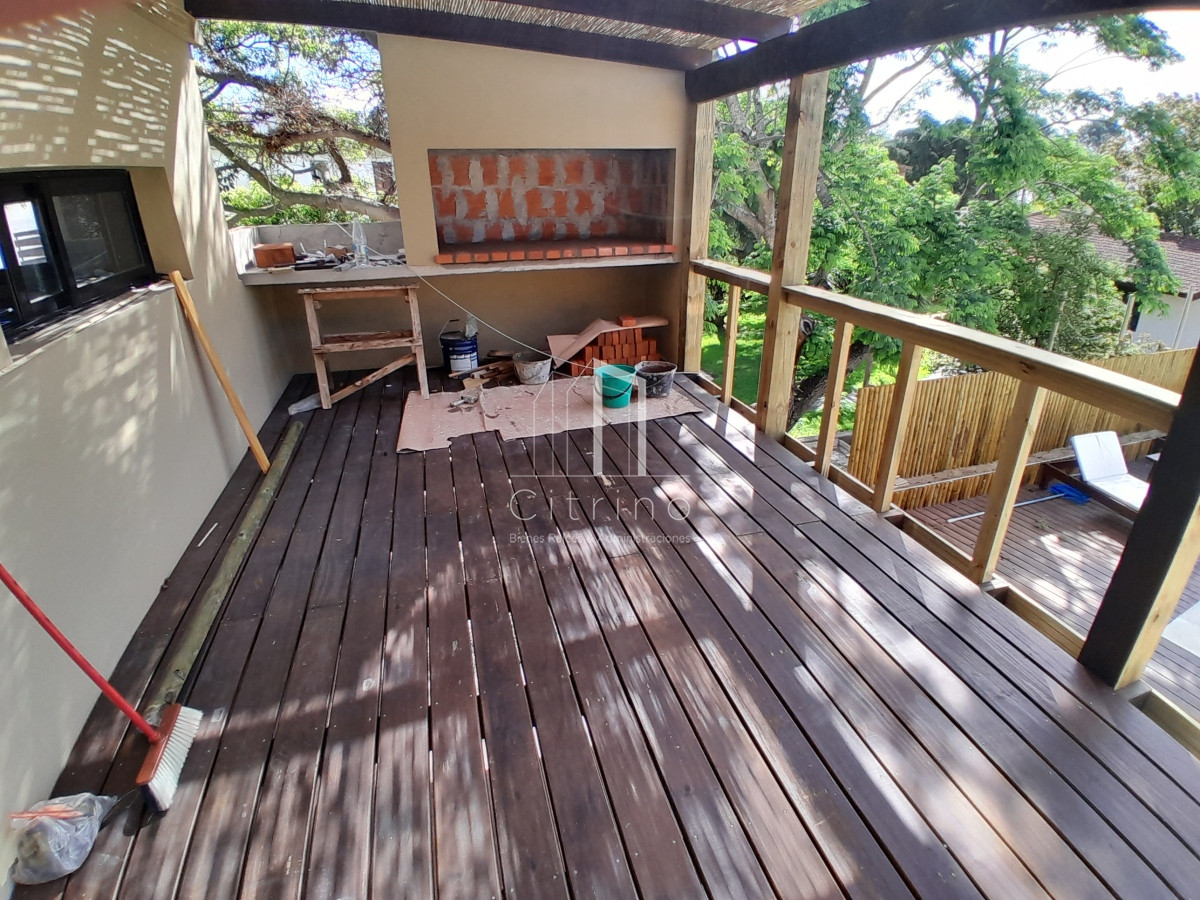 Casa ID.1215 - PUNTA DEL ESTE PINARES MODERNA CASA A ESTRENAR DE 3 DORMITORIOS PARRILLERO PISCINA