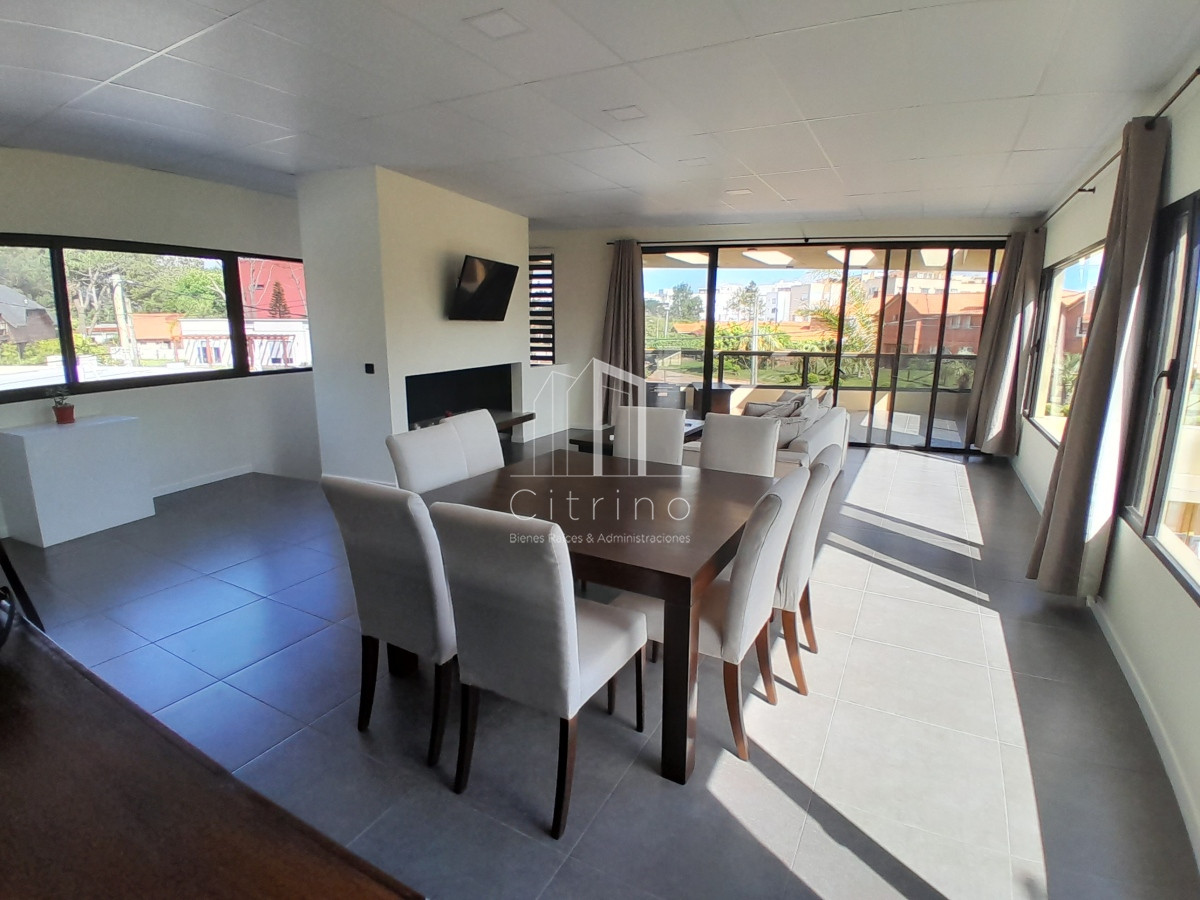 Casa ID.1215 - PUNTA DEL ESTE PINARES MODERNA CASA A ESTRENAR DE 3 DORMITORIOS PARRILLERO PISCINA