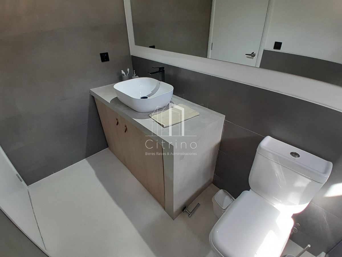 Casa ID.1215 - PUNTA DEL ESTE PINARES MODERNA CASA A ESTRENAR DE 3 DORMITORIOS PARRILLERO PISCINA