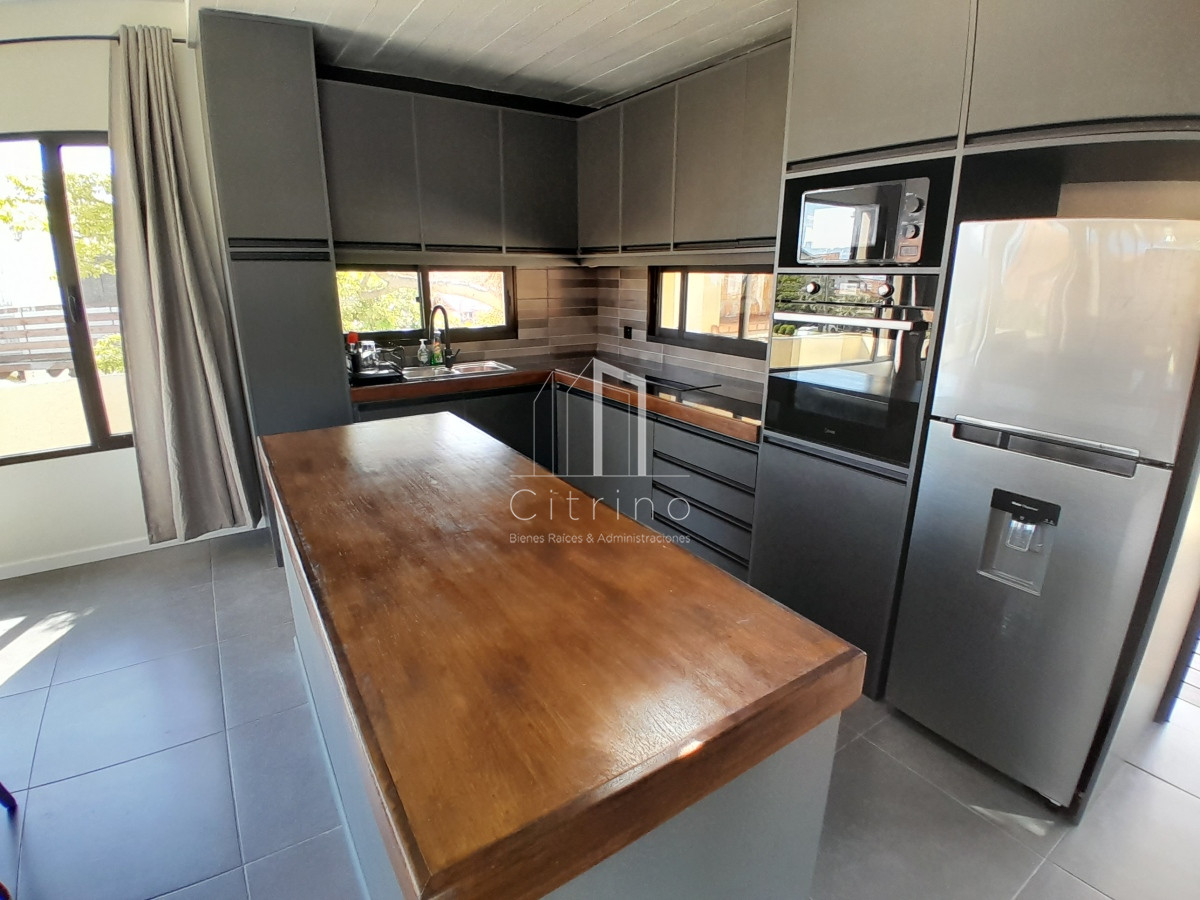 Casa ID.1215 - PUNTA DEL ESTE PINARES MODERNA CASA A ESTRENAR DE 3 DORMITORIOS PARRILLERO PISCINA