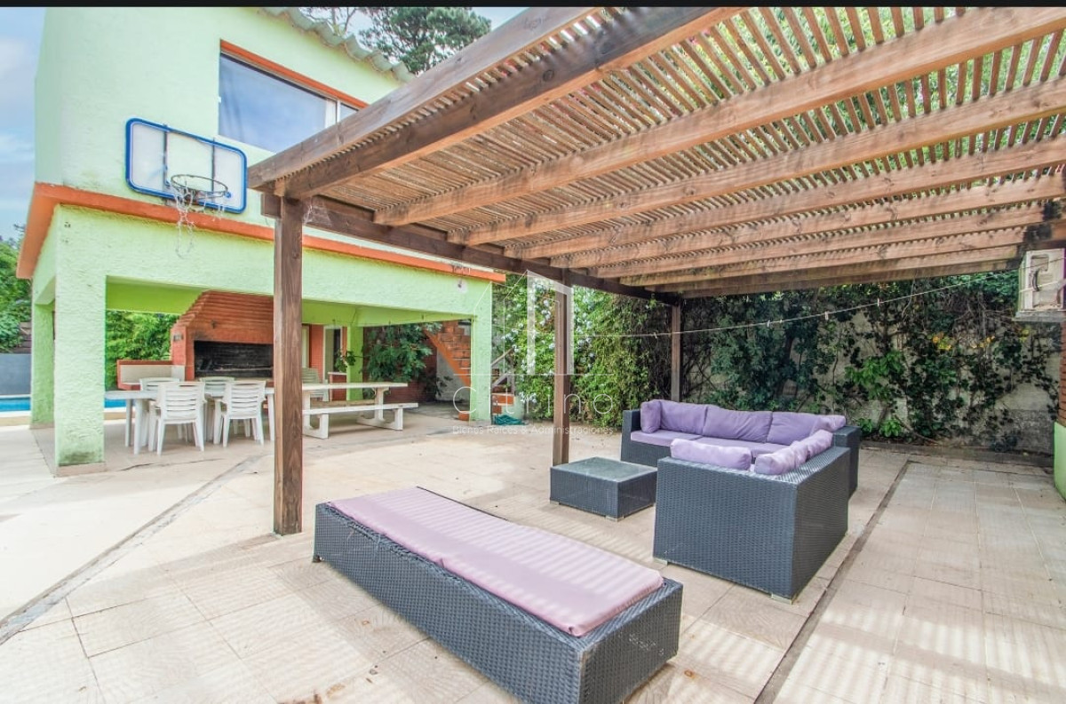 Casa ID.1218 - PUNTA DEL ESTE PINARES 3 DORMITORIOS EN SUITE PISCINA