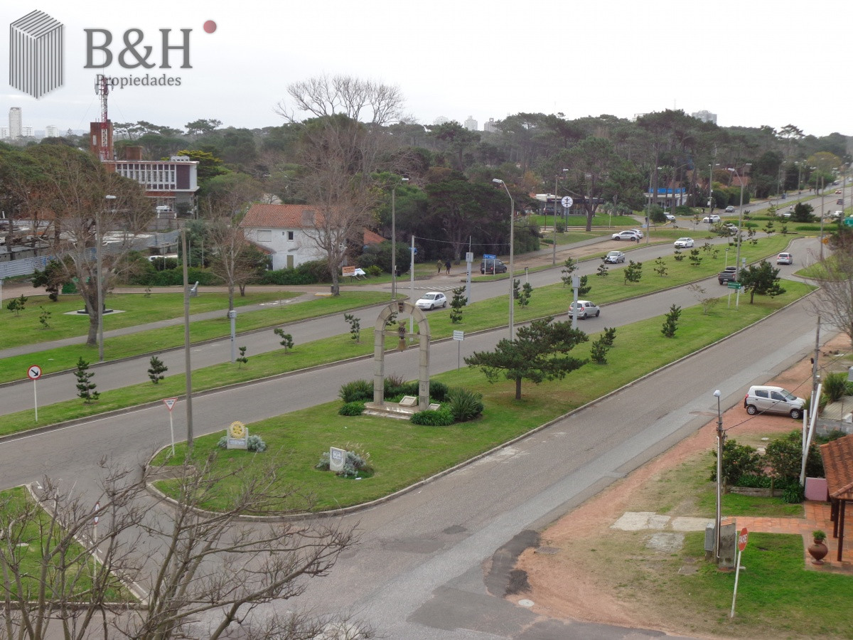 Apartamento ID.314 - PUNTA DEL ESTE APARTAMENTO 2 DORMITORIOS EDIFICIO CON SERVICIOS 