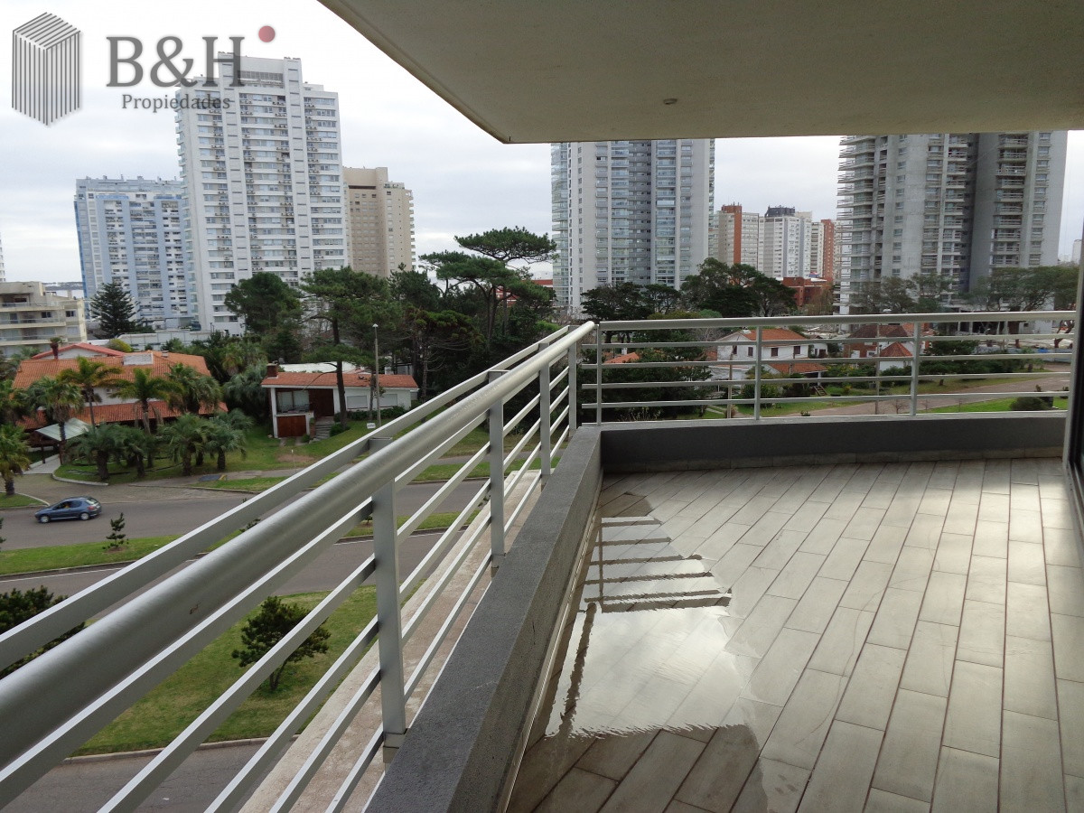 Apartamento ID.314 - PUNTA DEL ESTE APARTAMENTO 2 DORMITORIOS EDIFICIO CON SERVICIOS 