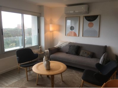 PUNTA DEL ESTE APARTAMENTO DE 2 DORMITORIOS CON VISTA EDIFICIO CON SERVICIOS zona ROOSEVELT