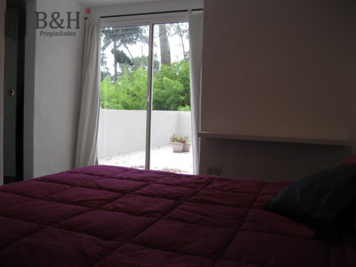 Casa ID.2139 - PUNTA DEL ESTE PINARES CASA DE. 4 DORMITORIOS 2 BAÑOS PARRILLERO