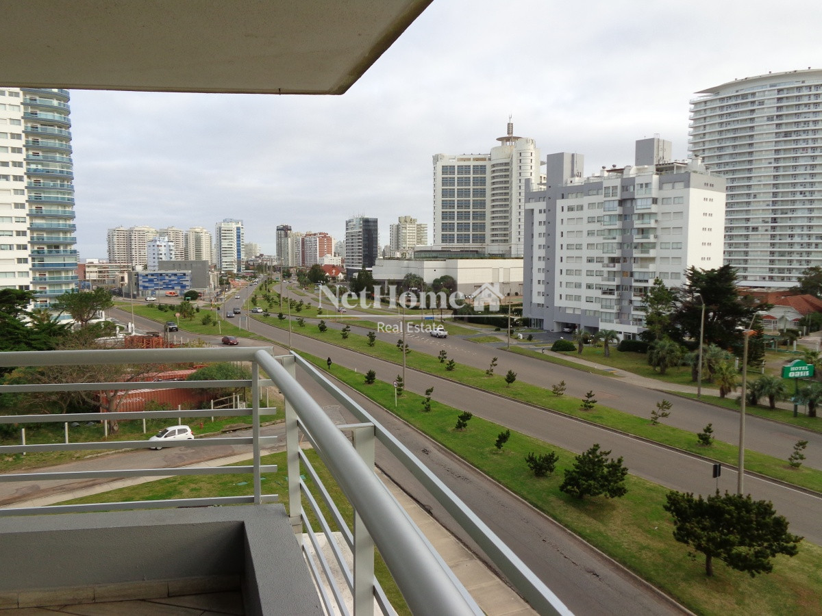 Apartamento ID.112 - Playa Mansa Apartamento 2 Dormitorios A pocos metros del Mar