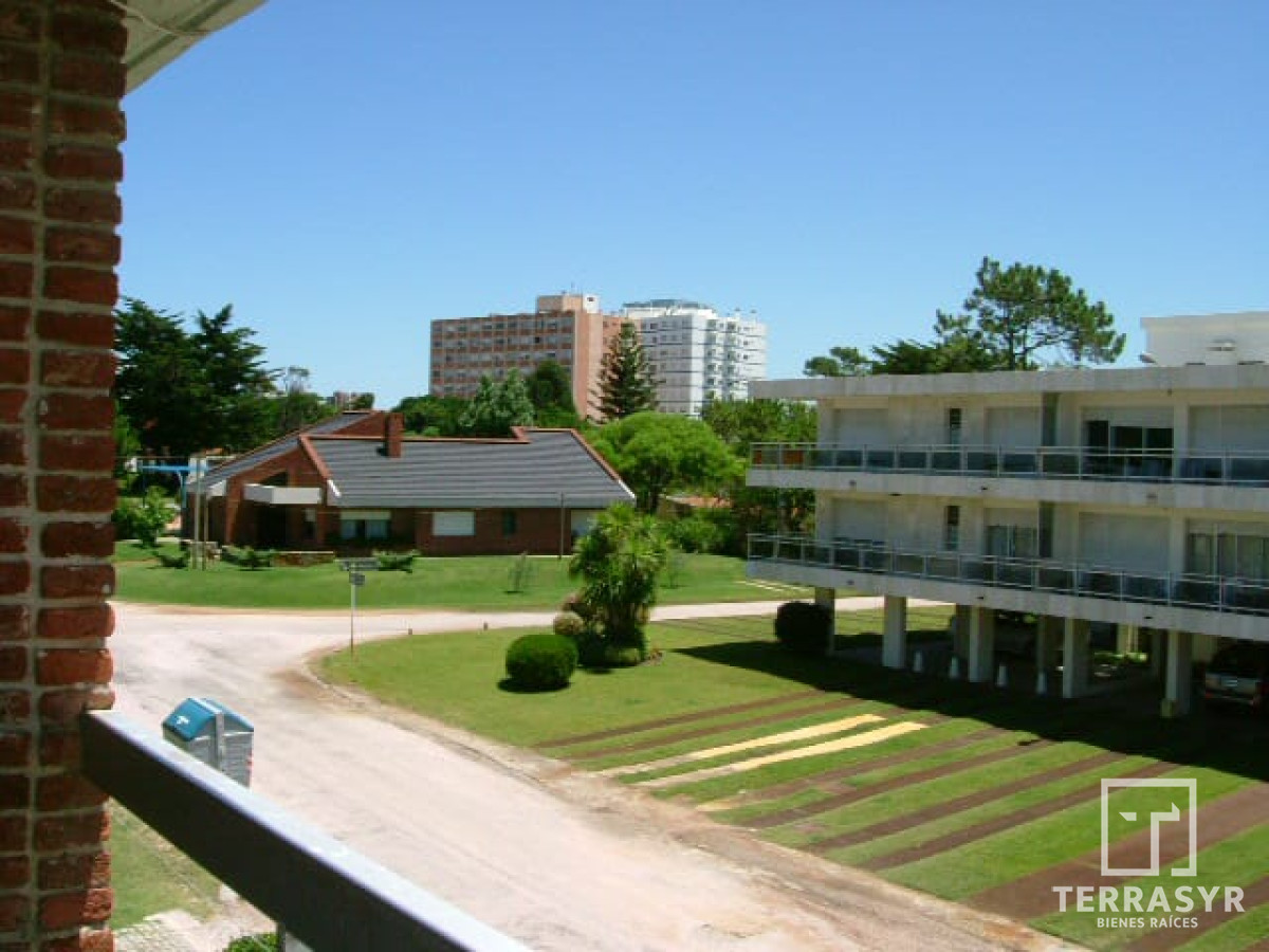 Apartamento ID.24 - PUNTA DEL ESTE AIDY GRILL APTO 2 DORMITORIOS 2 BAÑOS GARAGE