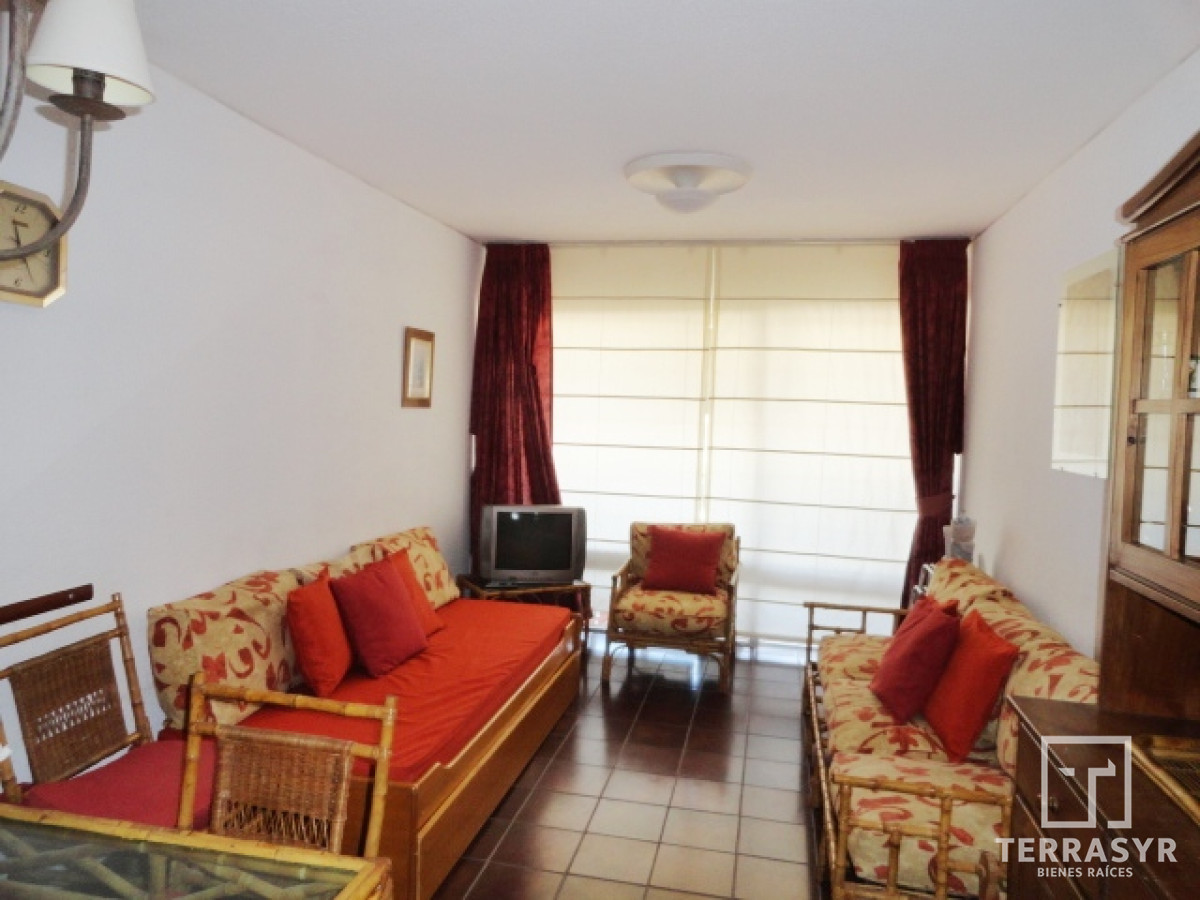 Apartamento ID.24 - PUNTA DEL ESTE AIDY GRILL APTO 2 DORMITORIOS 2 BAÑOS GARAGE