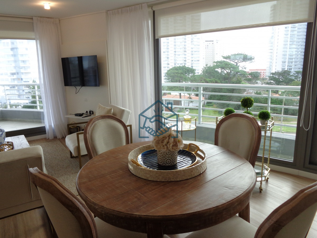 Apartamento ID.855/PUNTA-DEL-ESTE-APARTAMENTO-2-DORMITORIOS-EDIFICIO-CON-SERVICIOS- - PUNTA DEL ESTE APARTAMENTO 2 DORMITORIOS EDIFICIO CON SERVICIOS 