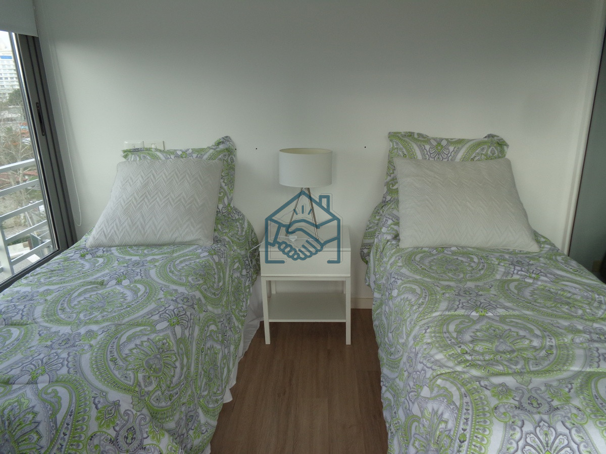 Apartamento ID.855/PUNTA-DEL-ESTE-APARTAMENTO-2-DORMITORIOS-EDIFICIO-CON-SERVICIOS- - PUNTA DEL ESTE APARTAMENTO 2 DORMITORIOS EDIFICIO CON SERVICIOS 