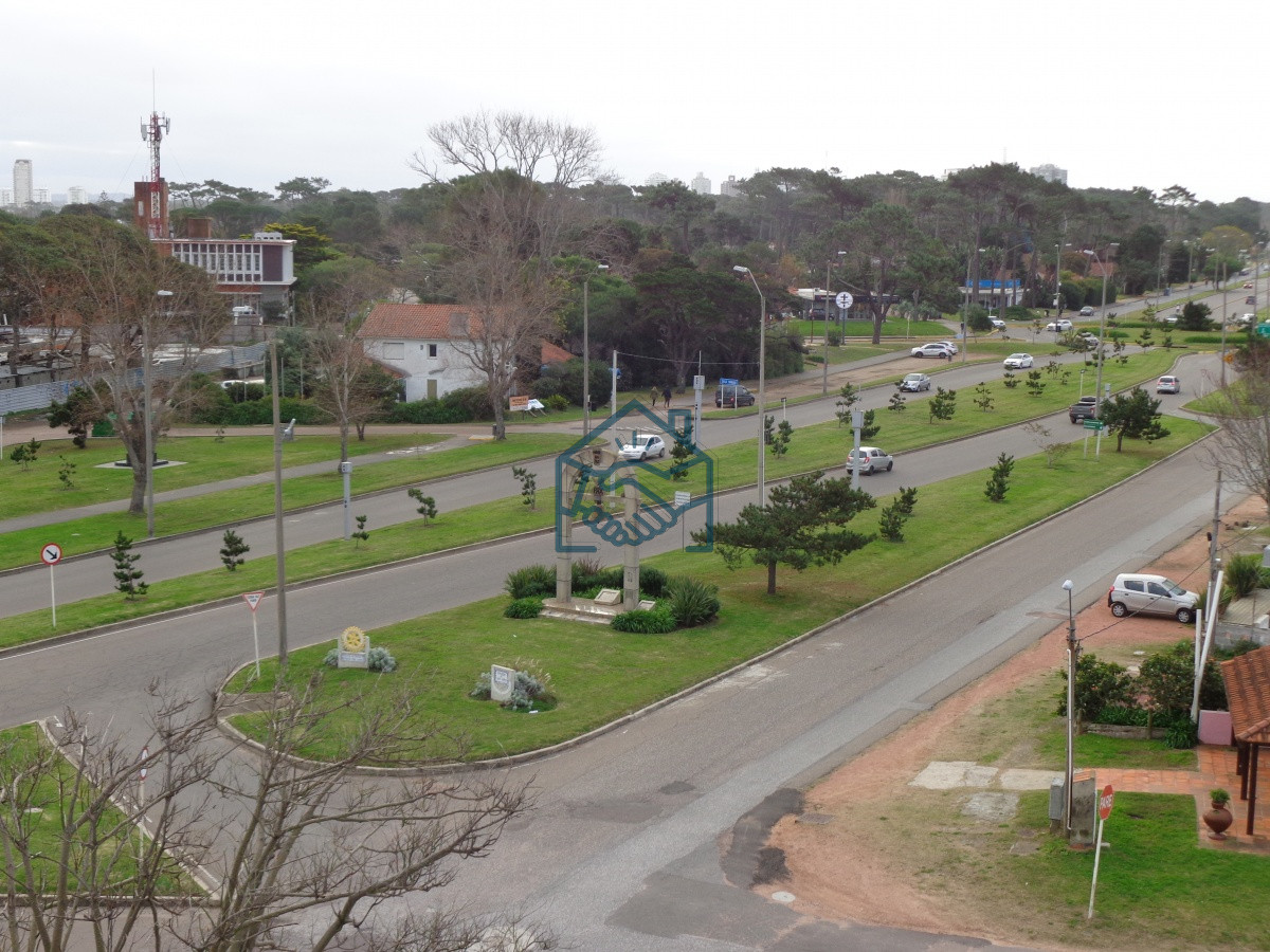 Apartamento ID.855/PUNTA-DEL-ESTE-APARTAMENTO-2-DORMITORIOS-EDIFICIO-CON-SERVICIOS- - PUNTA DEL ESTE APARTAMENTO 2 DORMITORIOS EDIFICIO CON SERVICIOS 