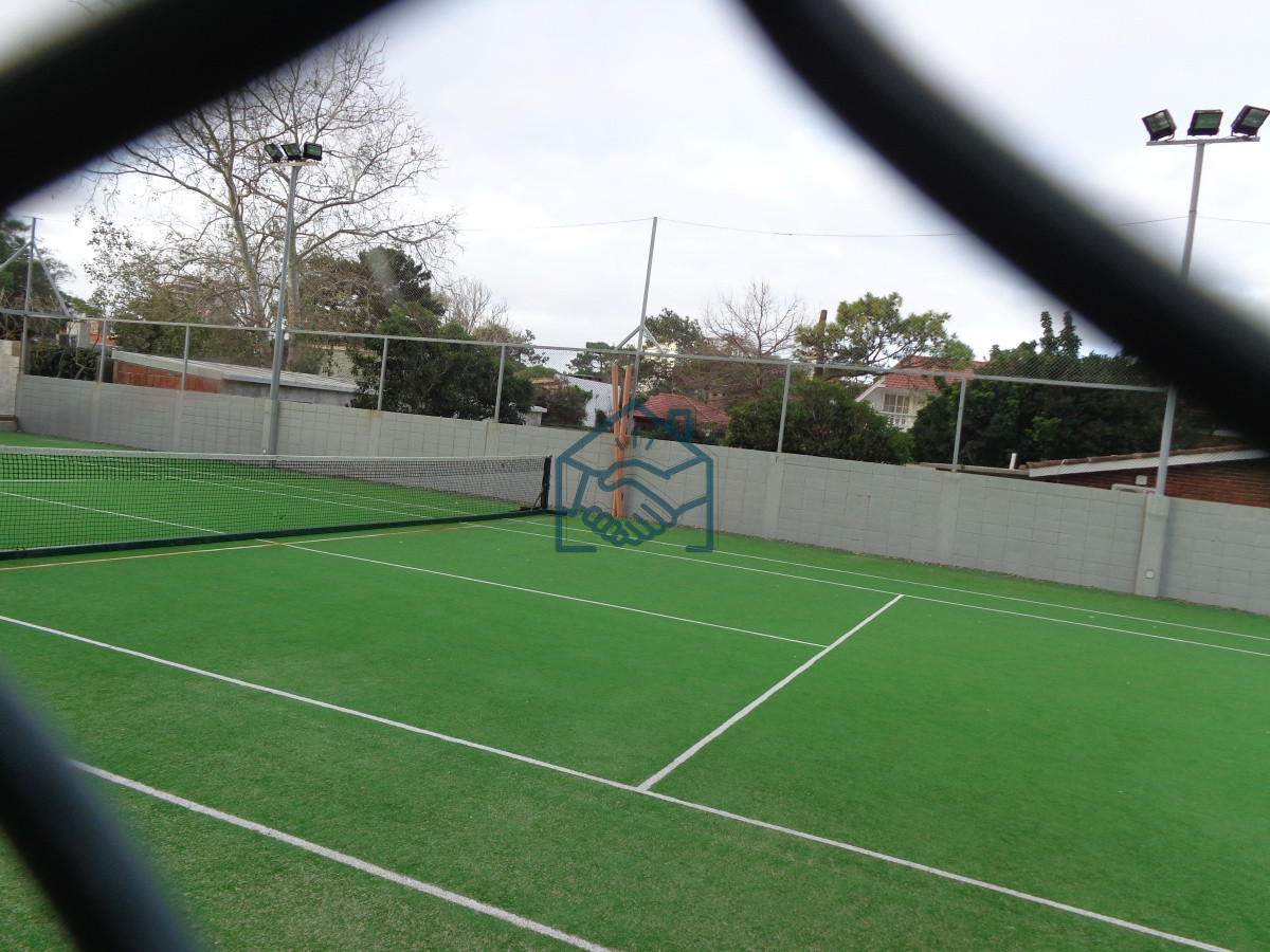 Apartamento ID.855/PUNTA-DEL-ESTE-APARTAMENTO-2-DORMITORIOS-EDIFICIO-CON-SERVICIOS- - PUNTA DEL ESTE APARTAMENTO 2 DORMITORIOS EDIFICIO CON SERVICIOS 