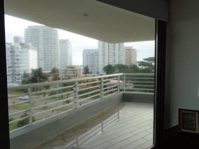 Apartamento ID.855/PUNTA-DEL-ESTE-APARTAMENTO-2-DORMITORIOS-EDIFICIO-CON-SERVICIOS- - PUNTA DEL ESTE APARTAMENTO 2 DORMITORIOS EDIFICIO CON SERVICIOS 
