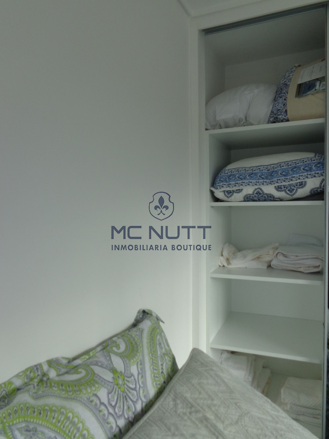 Apartamento Ref.556/ - PUNTA DEL ESTE APARTAMENTO 2 DORMITORIOS EDIFICIO CON SERVICIOS