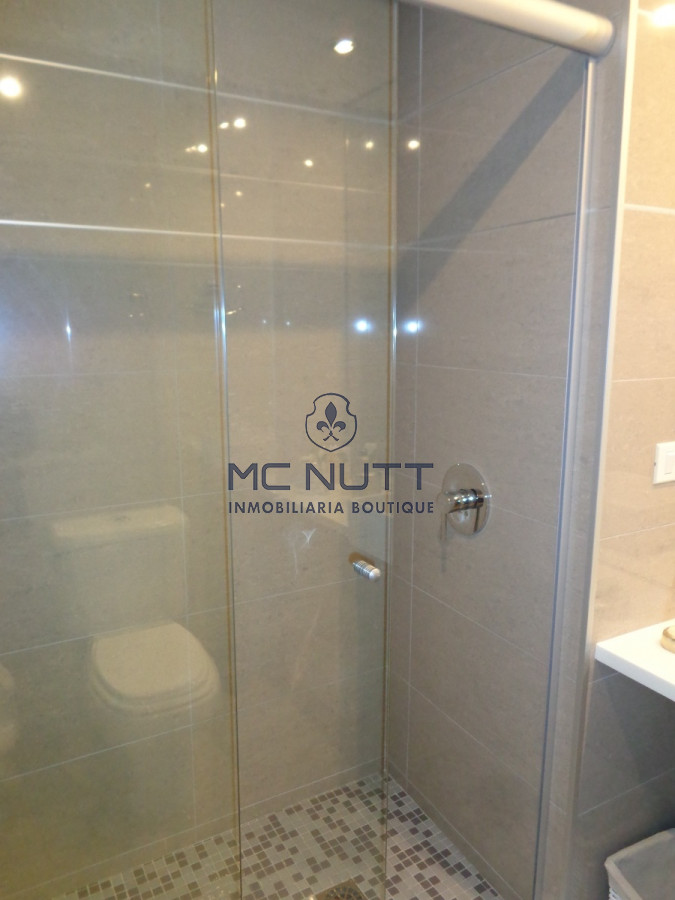 Apartamento Ref.556/ - PUNTA DEL ESTE APARTAMENTO 2 DORMITORIOS EDIFICIO CON SERVICIOS