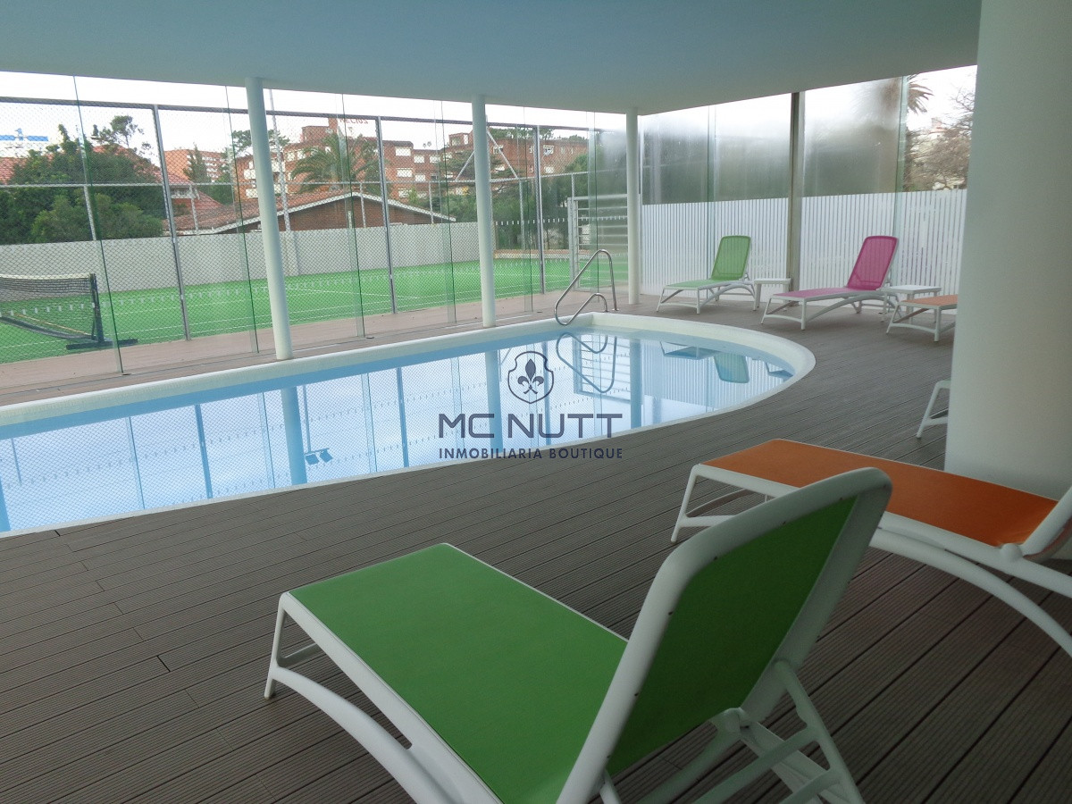 Apartamento Ref.556/ - PUNTA DEL ESTE APARTAMENTO 2 DORMITORIOS EDIFICIO CON SERVICIOS