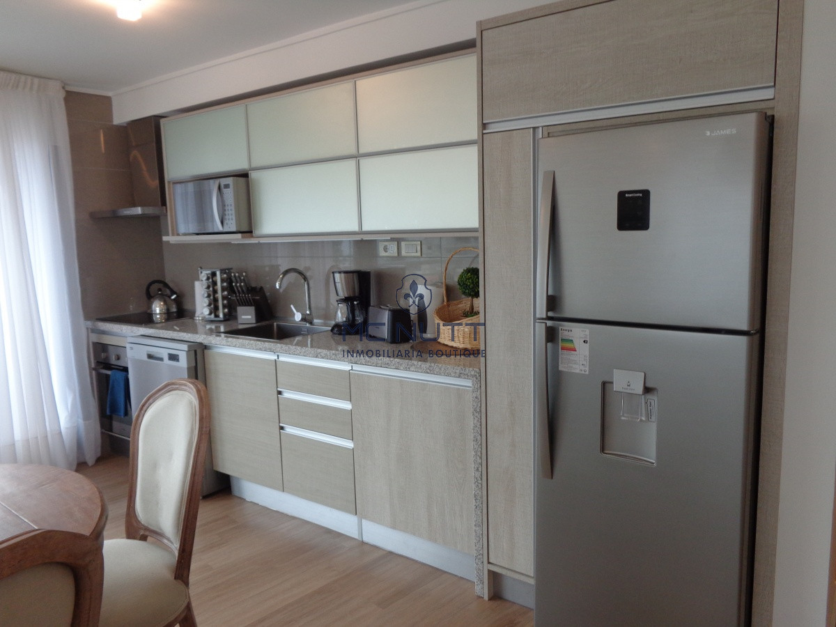 Apartamento Ref.556/ - PUNTA DEL ESTE APARTAMENTO 2 DORMITORIOS EDIFICIO CON SERVICIOS