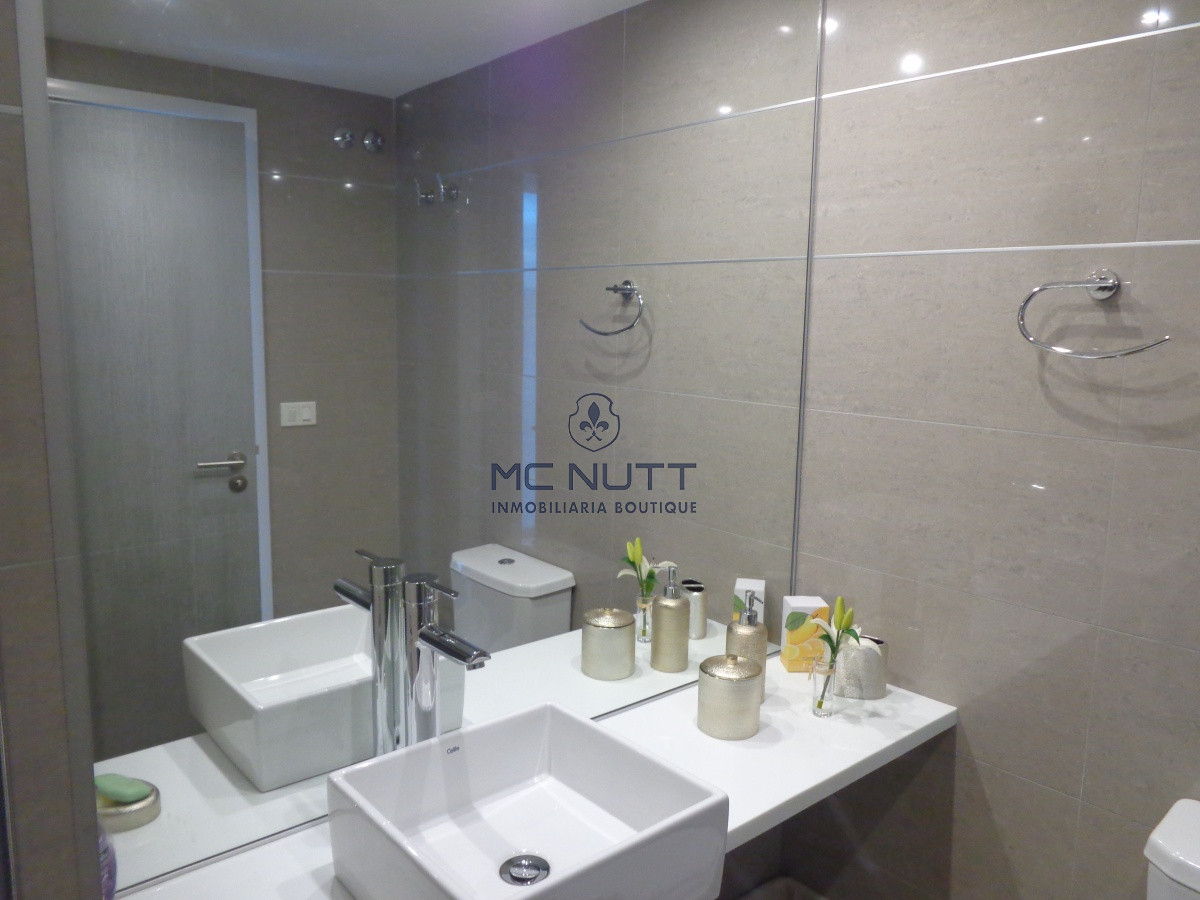 Apartamento Ref.556/ - PUNTA DEL ESTE APARTAMENTO 2 DORMITORIOS EDIFICIO CON SERVICIOS