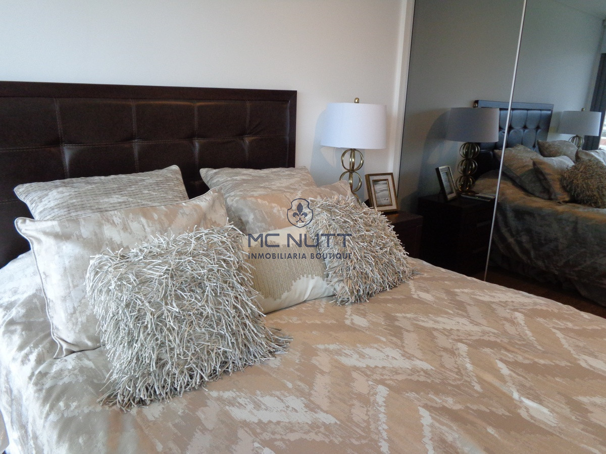 Apartamento Ref.556/ - PUNTA DEL ESTE APARTAMENTO 2 DORMITORIOS EDIFICIO CON SERVICIOS