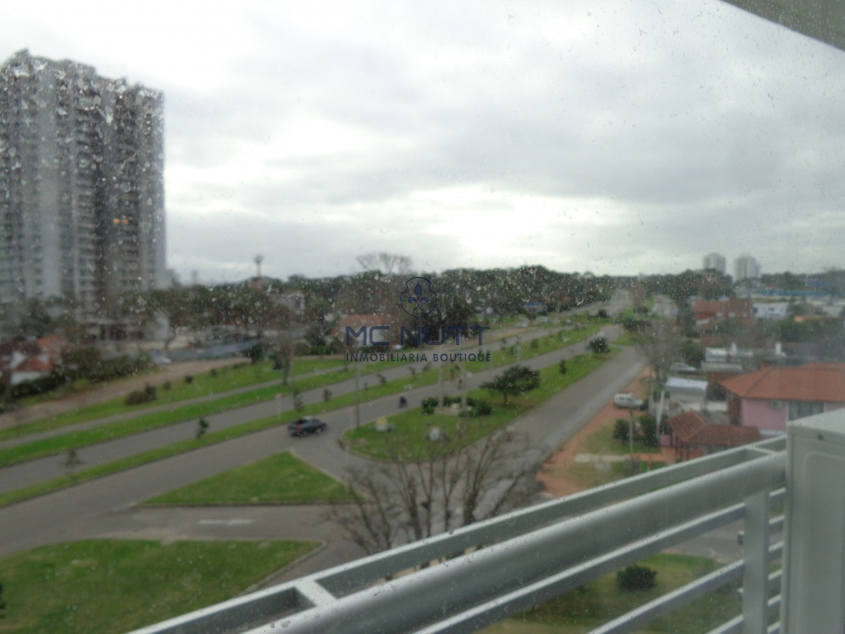 Apartamento Ref.556/ - PUNTA DEL ESTE APARTAMENTO 2 DORMITORIOS EDIFICIO CON SERVICIOS