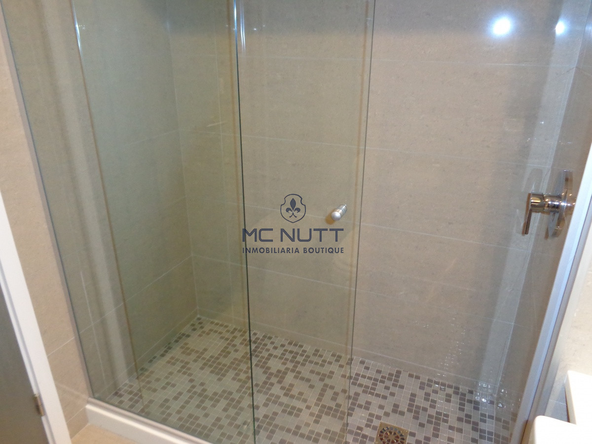 Apartamento Ref.556/ - PUNTA DEL ESTE APARTAMENTO 2 DORMITORIOS EDIFICIO CON SERVICIOS