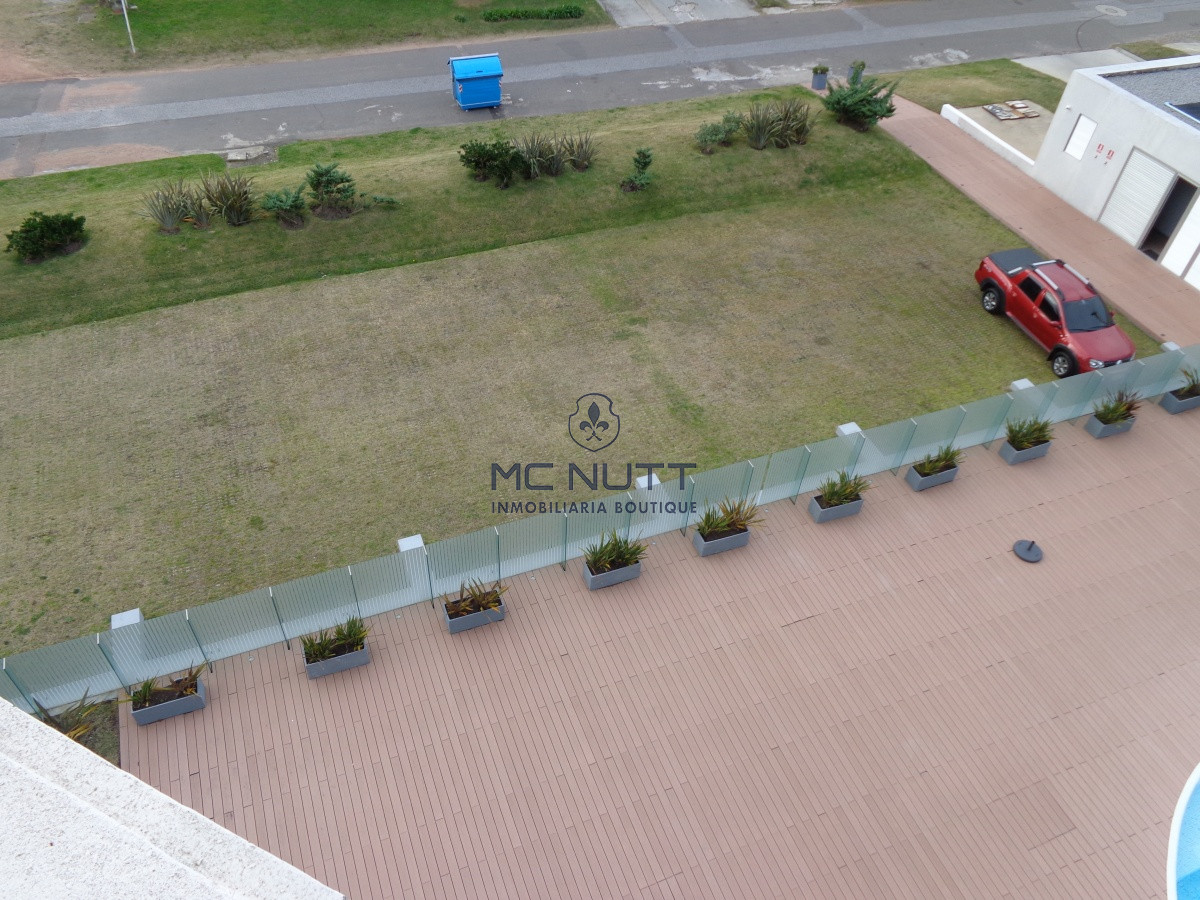 Apartamento Ref.556/ - PUNTA DEL ESTE APARTAMENTO 2 DORMITORIOS EDIFICIO CON SERVICIOS