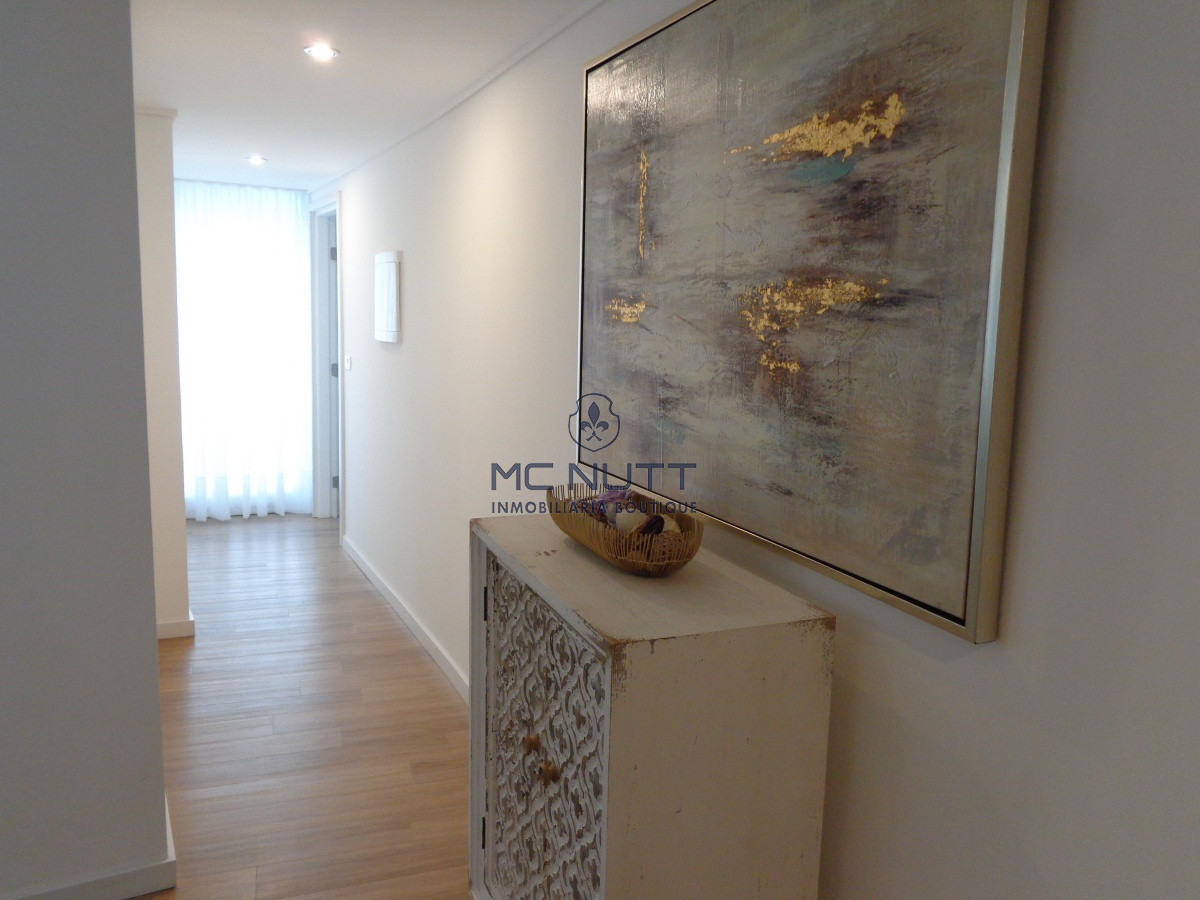 Apartamento Ref.556/ - PUNTA DEL ESTE APARTAMENTO 2 DORMITORIOS EDIFICIO CON SERVICIOS