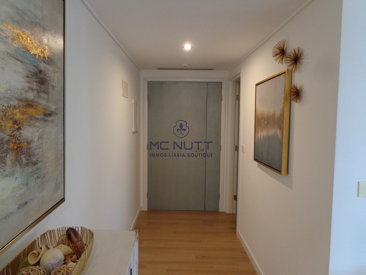 Apartamento Ref.556/ - PUNTA DEL ESTE APARTAMENTO 2 DORMITORIOS EDIFICIO CON SERVICIOS