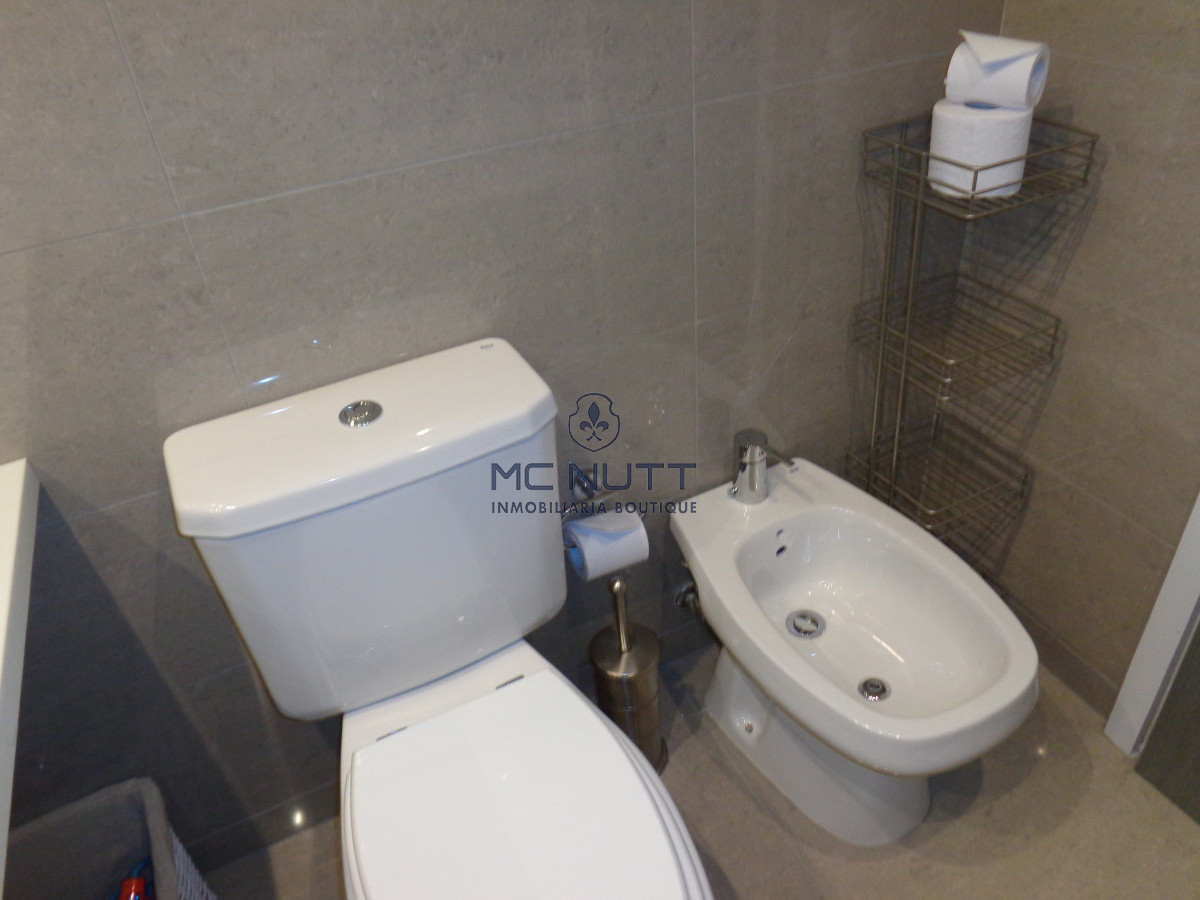 Apartamento Ref.556/ - PUNTA DEL ESTE APARTAMENTO 2 DORMITORIOS EDIFICIO CON SERVICIOS