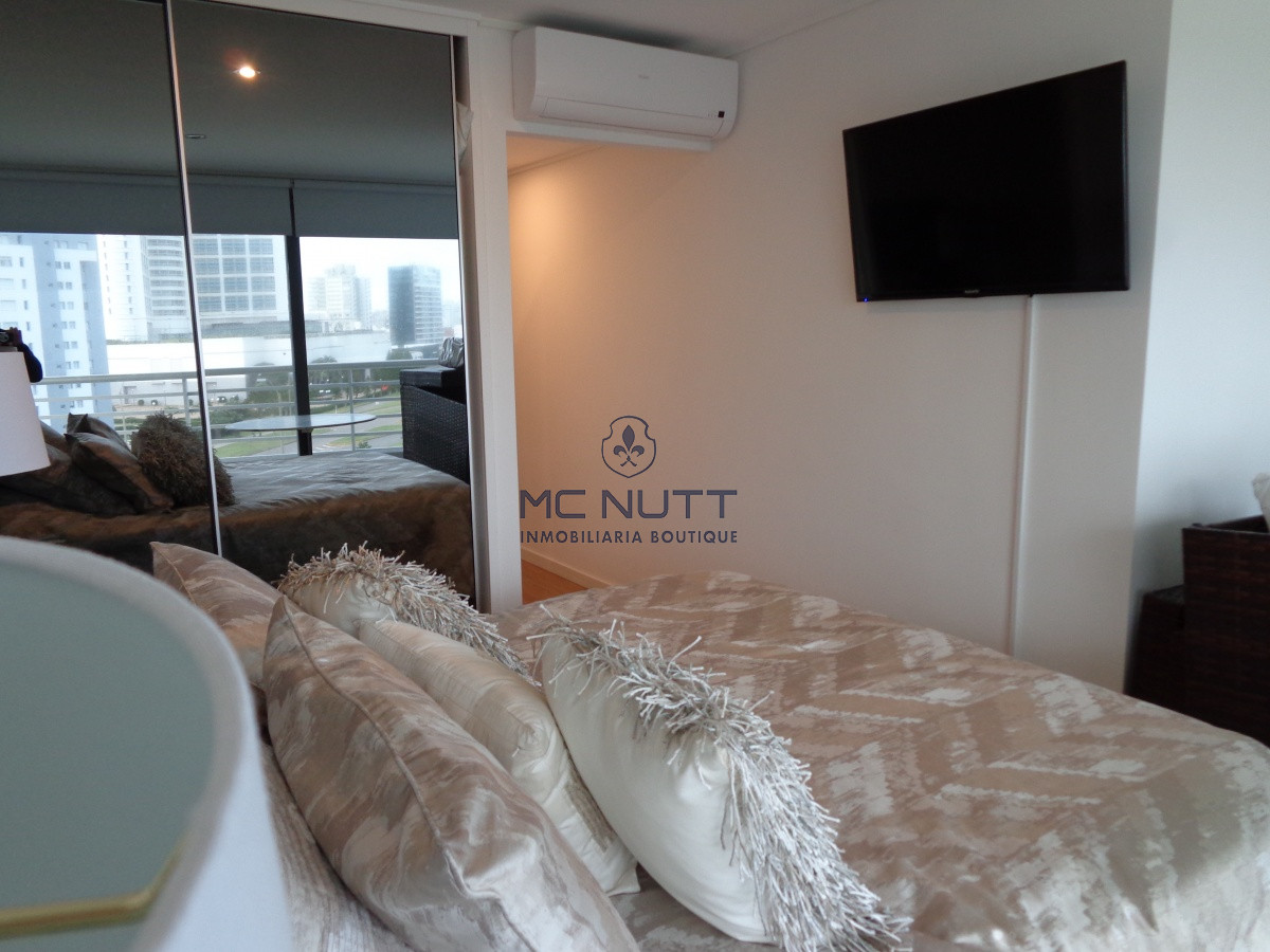 Apartamento Ref.556/ - PUNTA DEL ESTE APARTAMENTO 2 DORMITORIOS EDIFICIO CON SERVICIOS