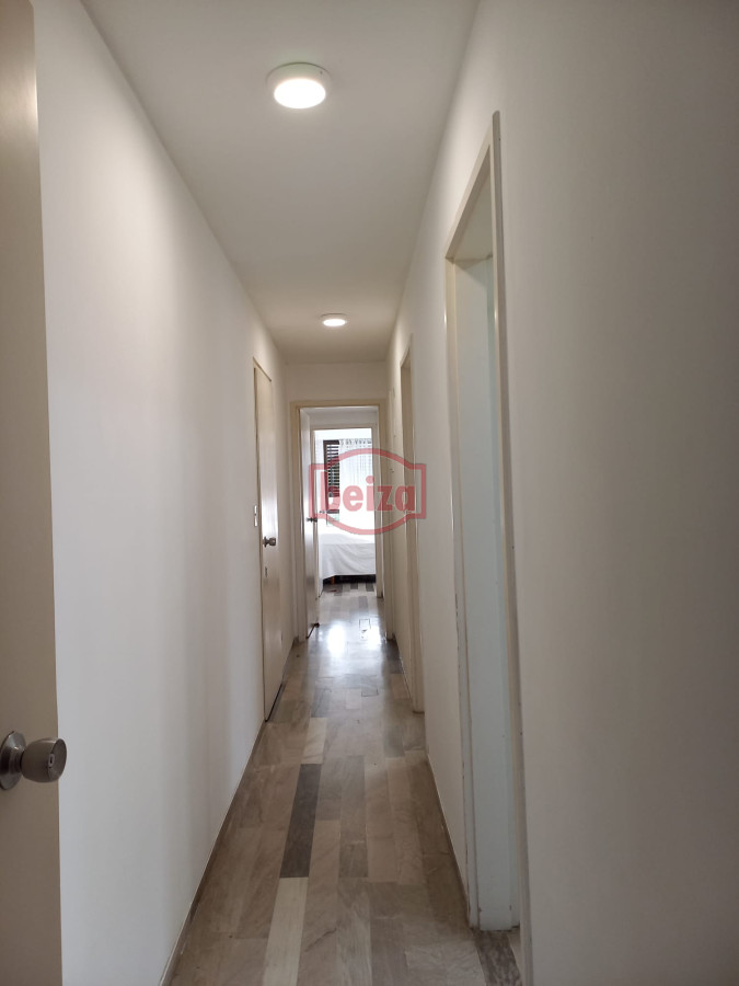 Apartamento ID.166214/Apartamento-de-2-Dormitorios-en-Aidy-Grill-a-Pocos-Metros-de-Playa-Brava--Venta - PUNTA DEL ESTE BRAVA CON VISTA AL MAR 3 DORMITORIOS 