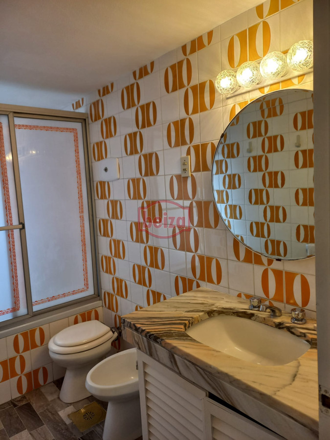 Apartamento ID.166214/Apartamento-de-2-Dormitorios-en-Aidy-Grill-a-Pocos-Metros-de-Playa-Brava--Venta - PUNTA DEL ESTE BRAVA CON VISTA AL MAR 3 DORMITORIOS 