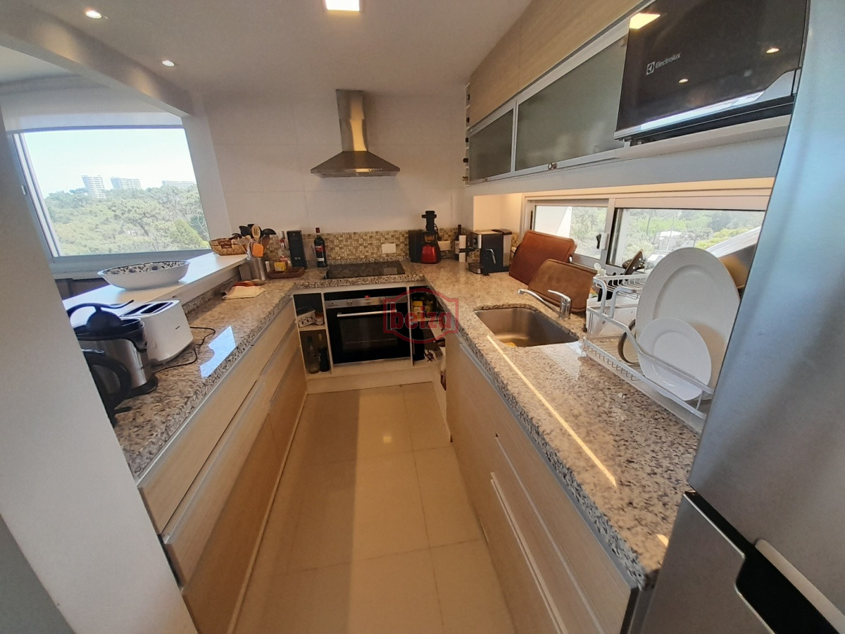 Apartamento ID.166211/Moderno-apartamento-en-alquiler-temporal - PUNTA DEL ESTE SOBRE ROOSEVELT APTO CON AMENITIES 2 DORMITORIOS 2 BAÑOS PARRILLERO PROPIO 