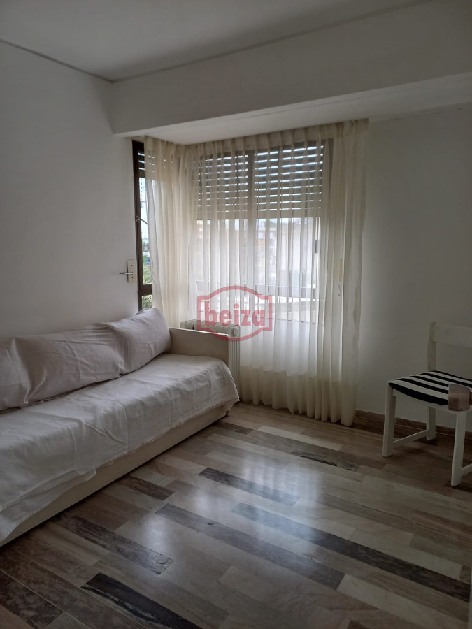 Apartamento ID.166214/Apartamento-de-2-Dormitorios-en-Aidy-Grill-a-Pocos-Metros-de-Playa-Brava--Venta - PUNTA DEL ESTE BRAVA CON VISTA AL MAR 3 DORMITORIOS 